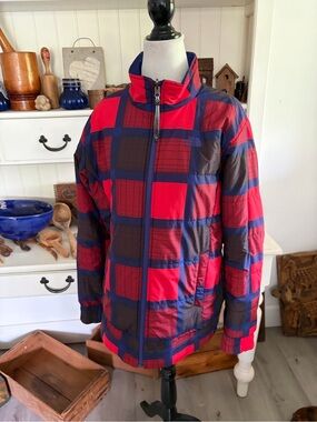 The North Face women’s Red Navy Plaid /bue reversible Insulated Jacket